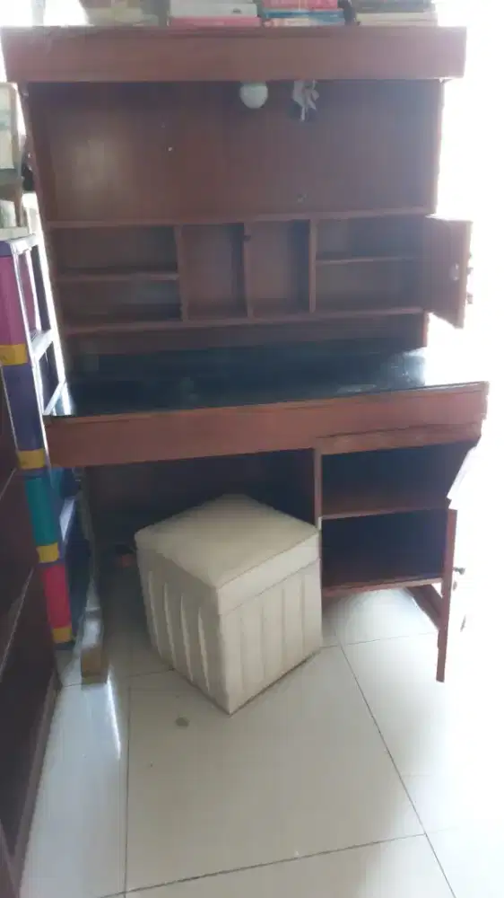 Meja belajar jati kuno