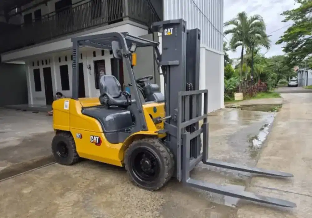 Forklift Caterpillar 3 Ton,Tiang Threelift 4,5 Meter,Manual,Tahun 2021