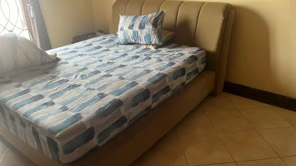 Jual Beli Barang Bekas Springbed, Sofa kami siap menampungnya dll