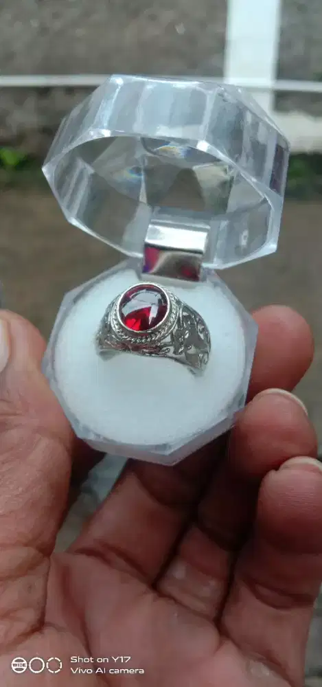 Batu permata garnet clean