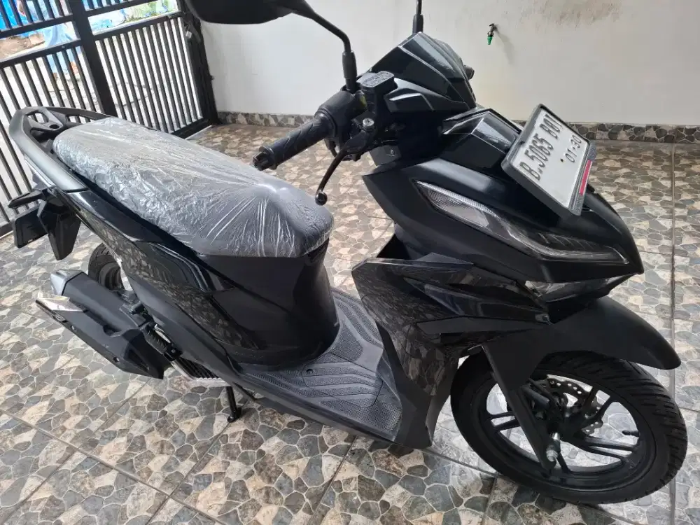 Pajak 1/2027 DKI keyless, honda vario 125 CBS charger LED 2025 km5.800