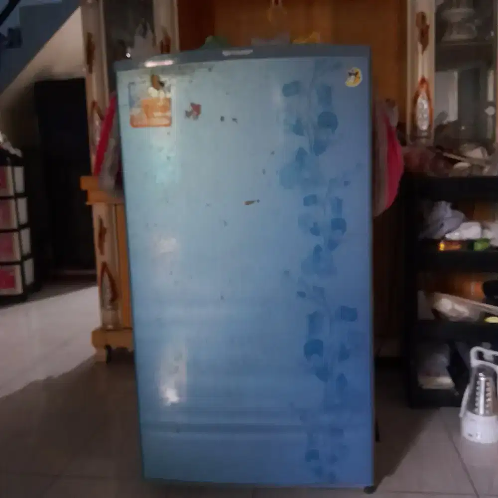 Kulkas sharp,kondisi sangat baik