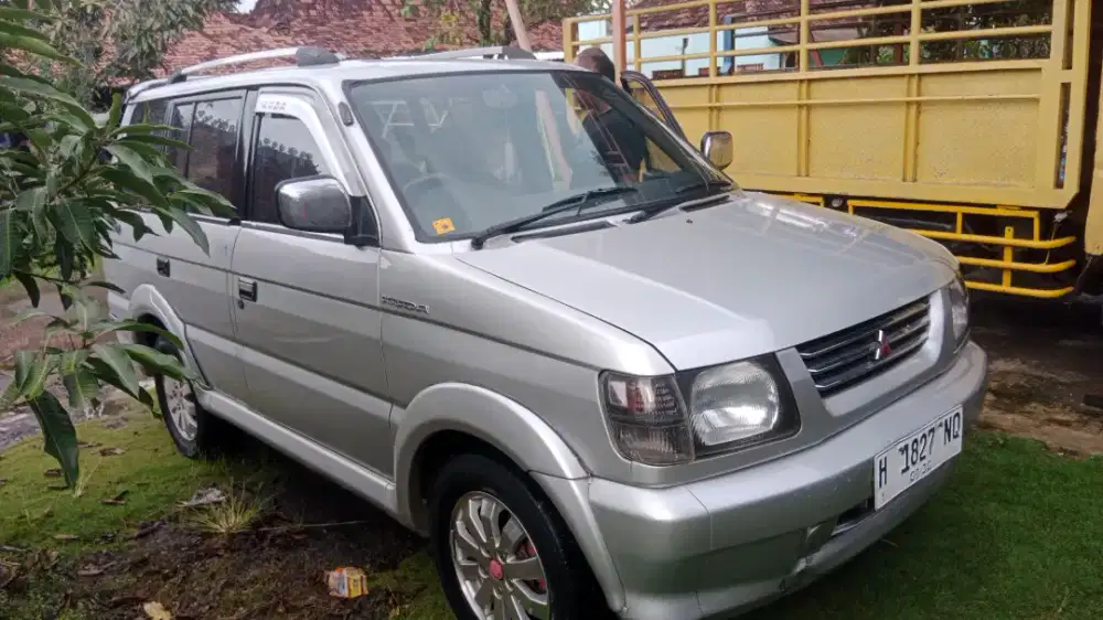 Mitsubishi kuda bensin th 2000