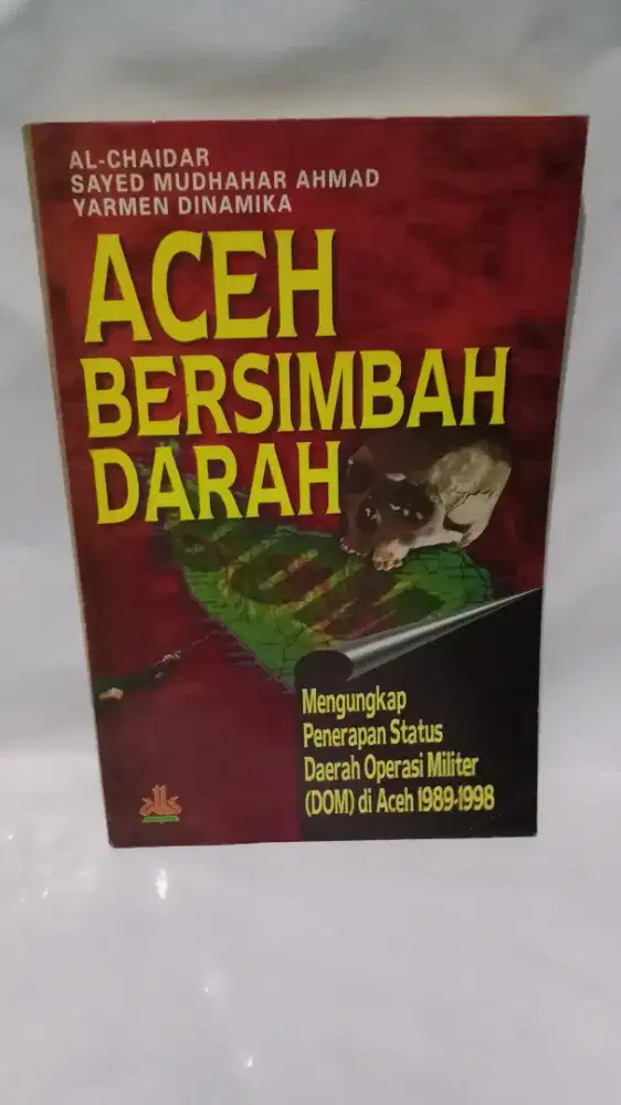 Buku aceh bersimbah darah