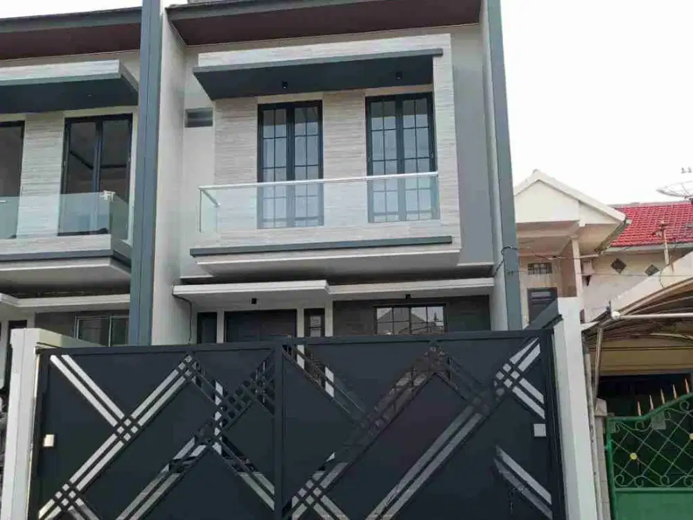 Rumah bagus dan siap huni di Manyar kertoadi Surabaya