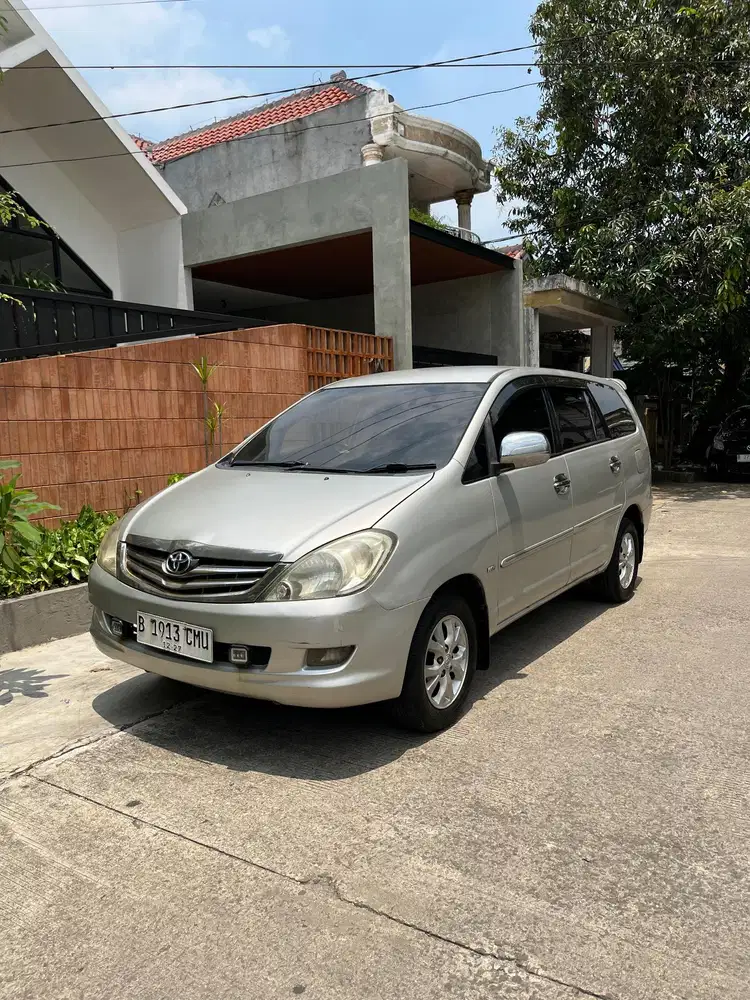 Toyota Kijang Innova 2005 Bensin
