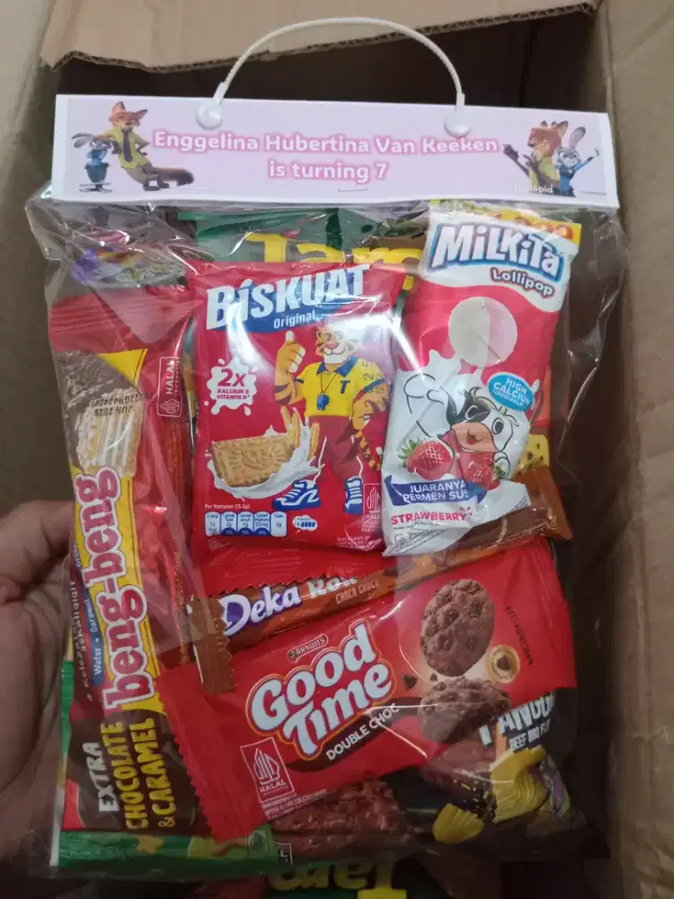 aneka bingkisan ulang tahun hampers