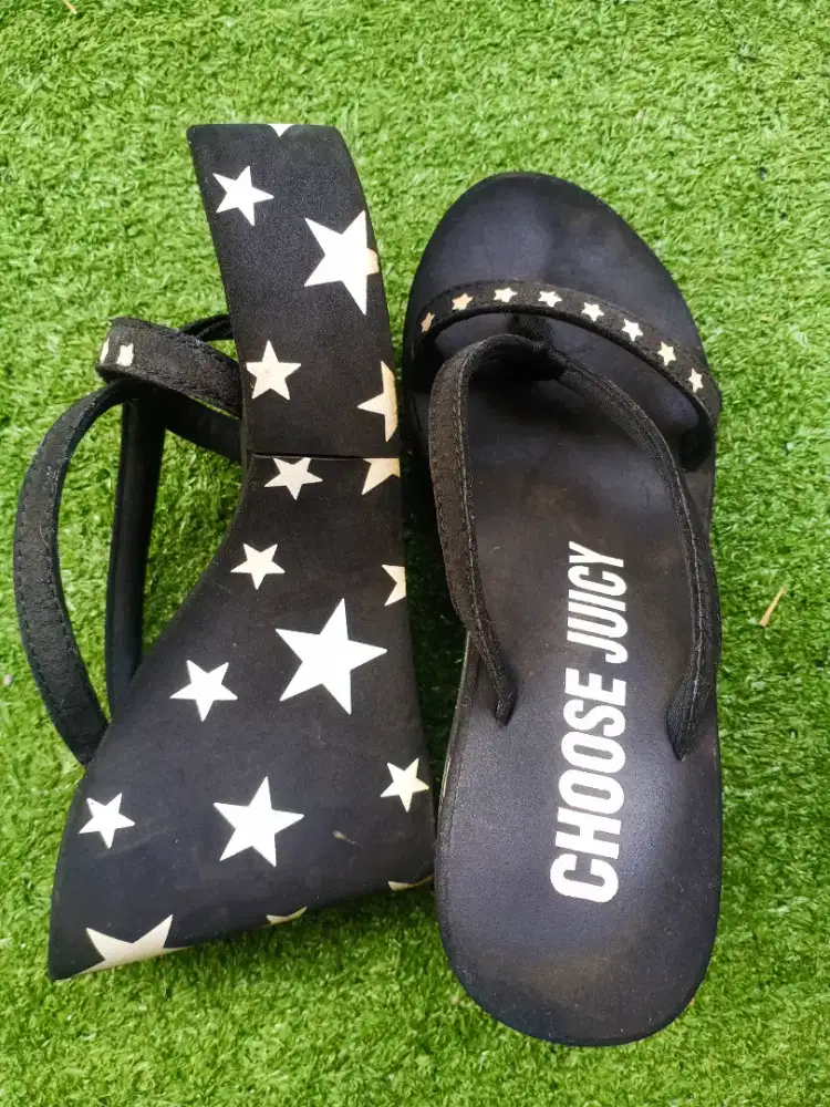 Sandal wedges dan high heels wanita