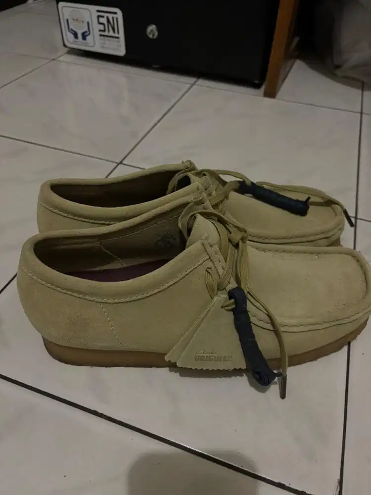 Sepatu clarks wallabee suede