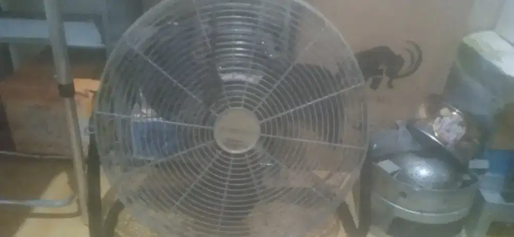 Kipas regency tornado 20 inchi