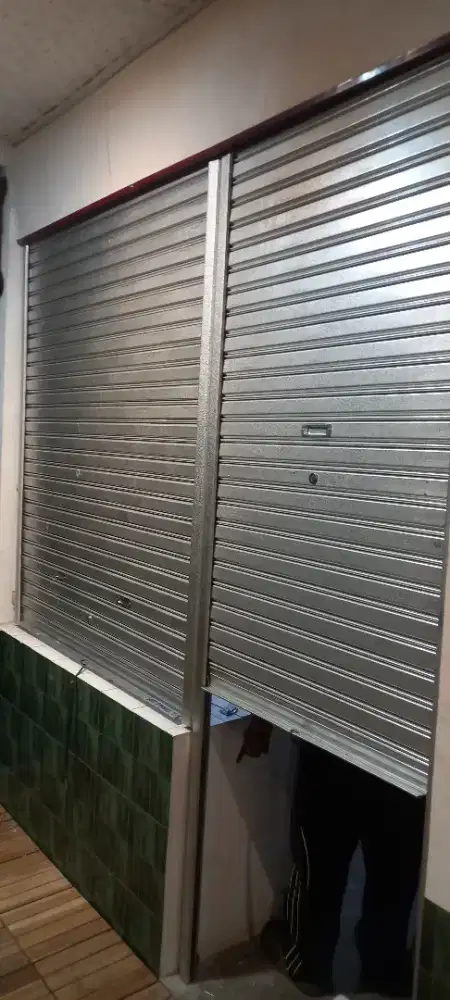 Tukang rolling door panggilan