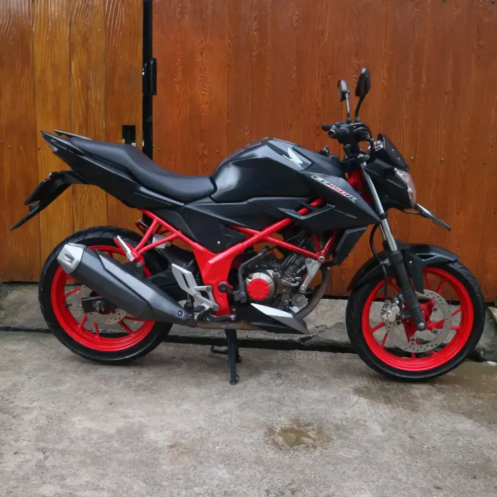 CB 150R THN 2016 PAJAK PANJANG SIAP PAKE GK ADA KENDALA