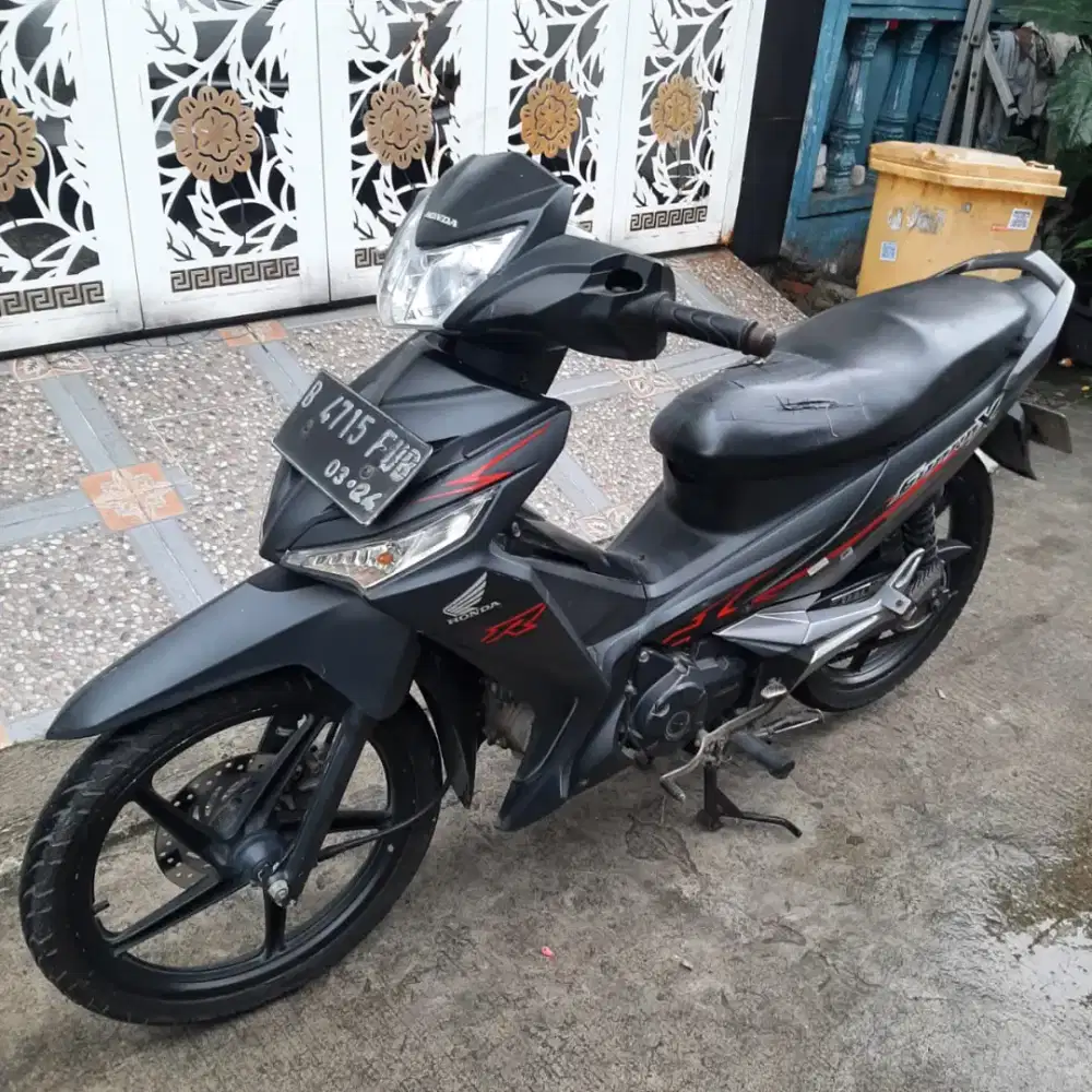 Honda Supra X 125 Fi 2018 ss lengkap mesin bagus,plat Bekasi kabupaten