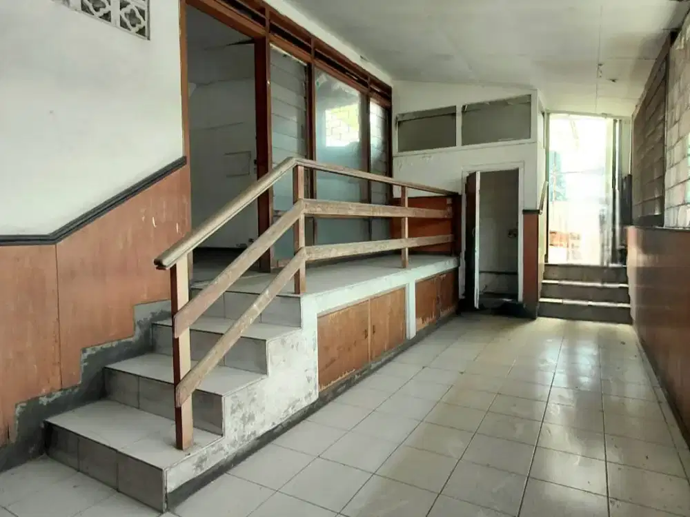 Rumah Lama Hitung Tanah Strategis di Mainroad Pajajaran Bandung