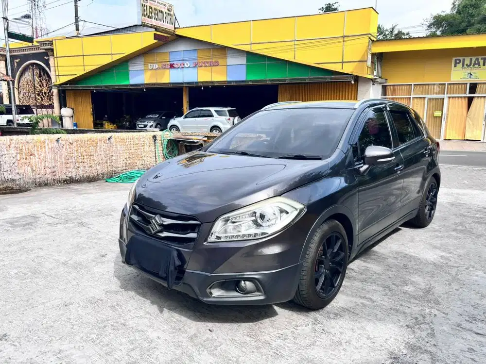 2016 Suzuki SX4 S-Cross plat L totok mobil bekas sekoot