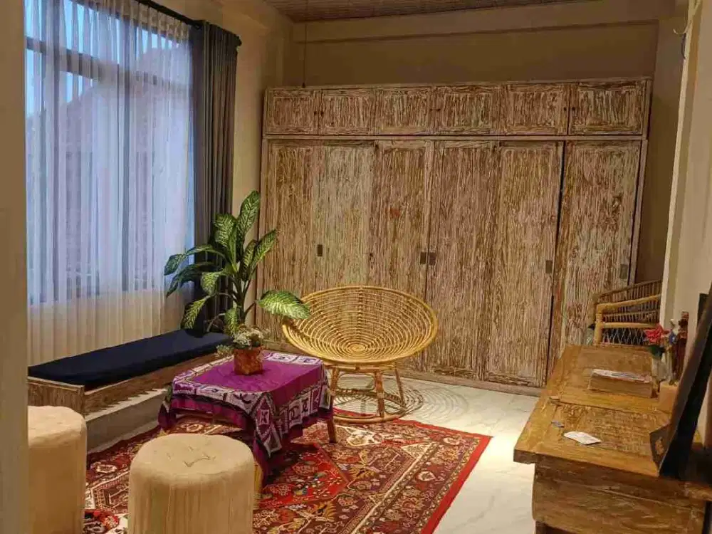 RUMAH SEMI VILA 3 LANTAI DI KAWASAN MUMBUL NUSA DUA