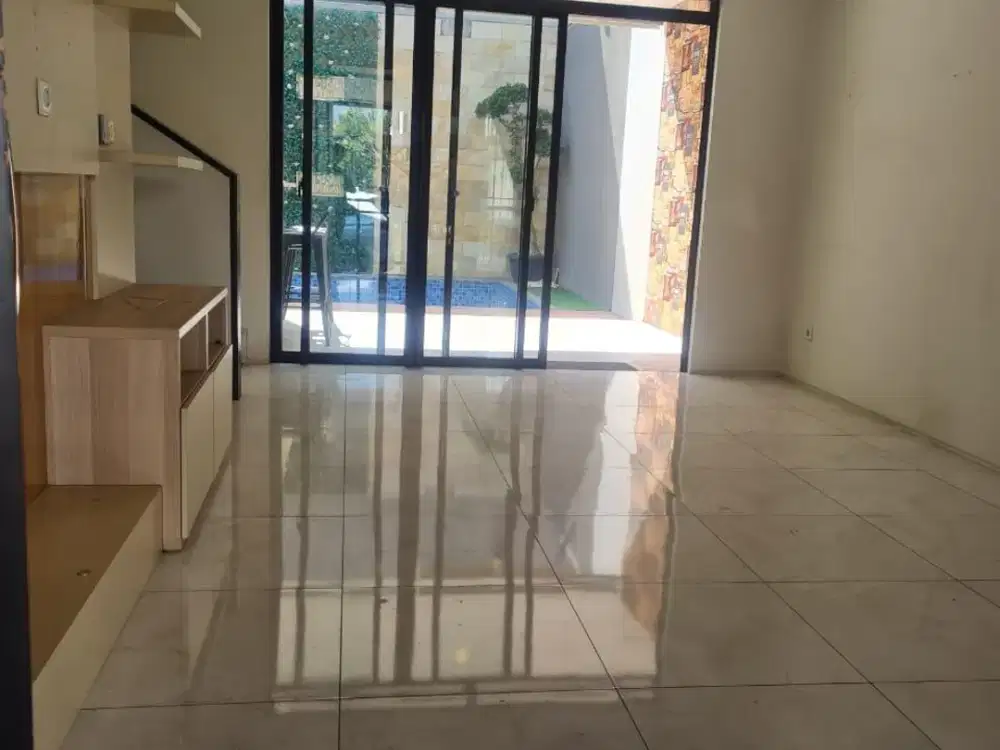 Rumah Dengan Kolam Renang Siap Huni di Simakirana KBP