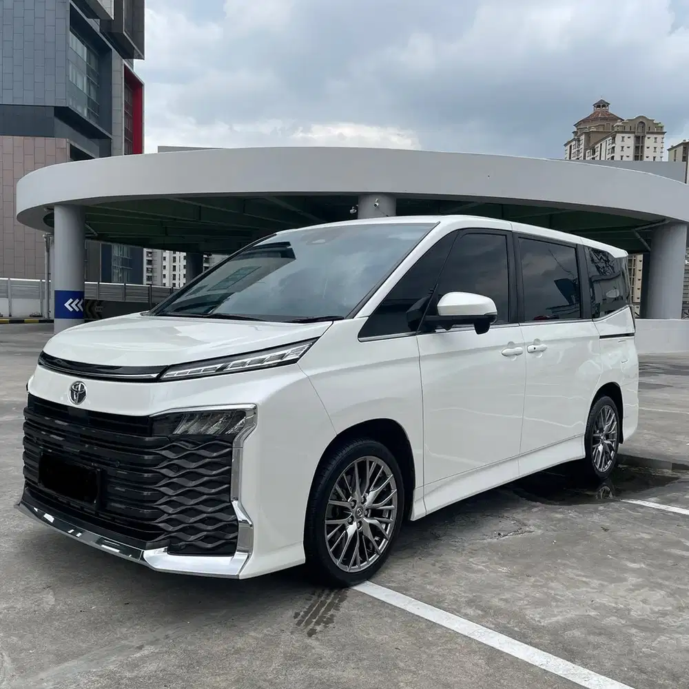 Toyota Voxy 2022 Bensin