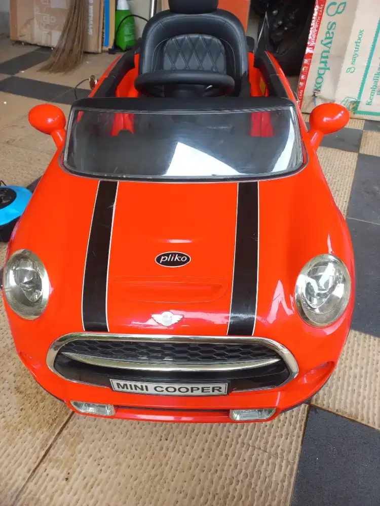 Mobil mini cooper pliko dan charger