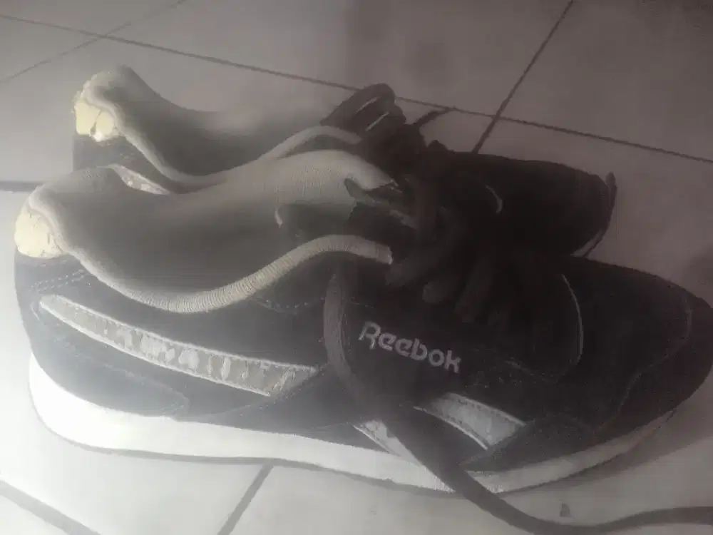 Sepatu reebok clasic