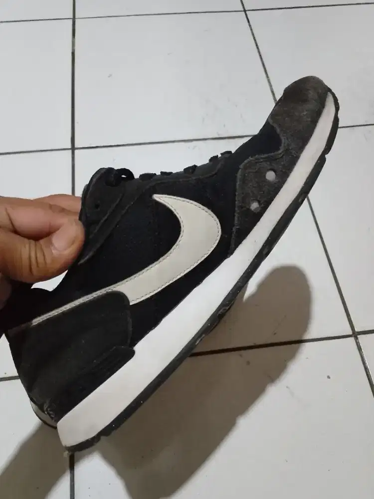 Sepatu Nike Venture Runner