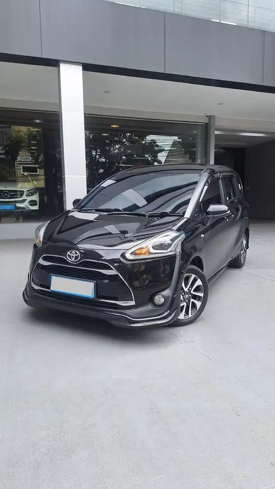 Toyota Sienta Q Cvt thn 2017