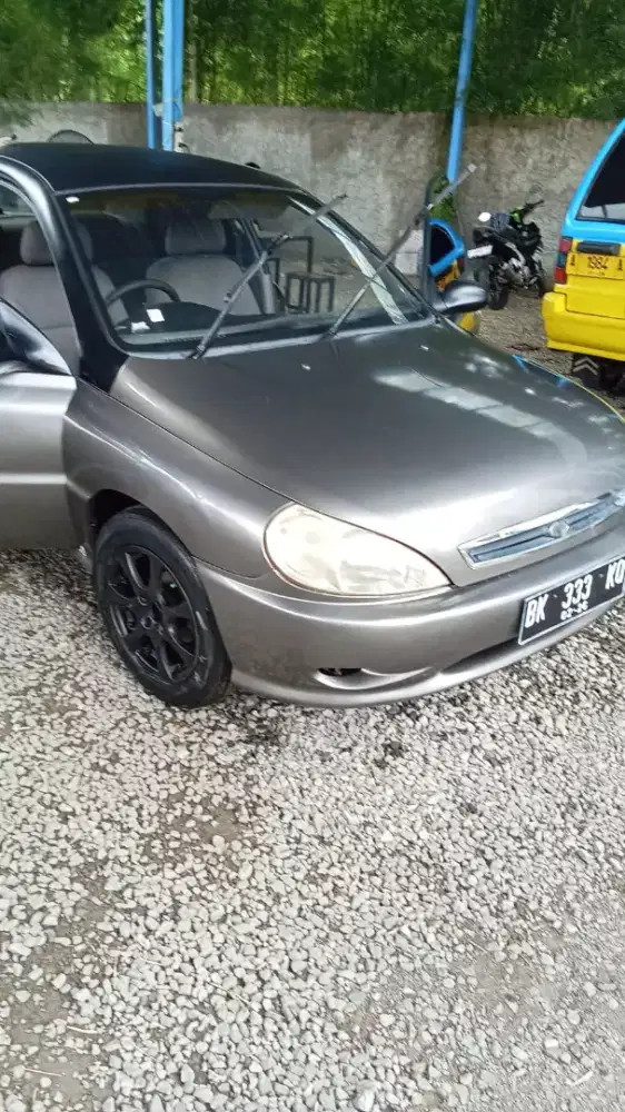 Kia Rio LS 2002 A/T