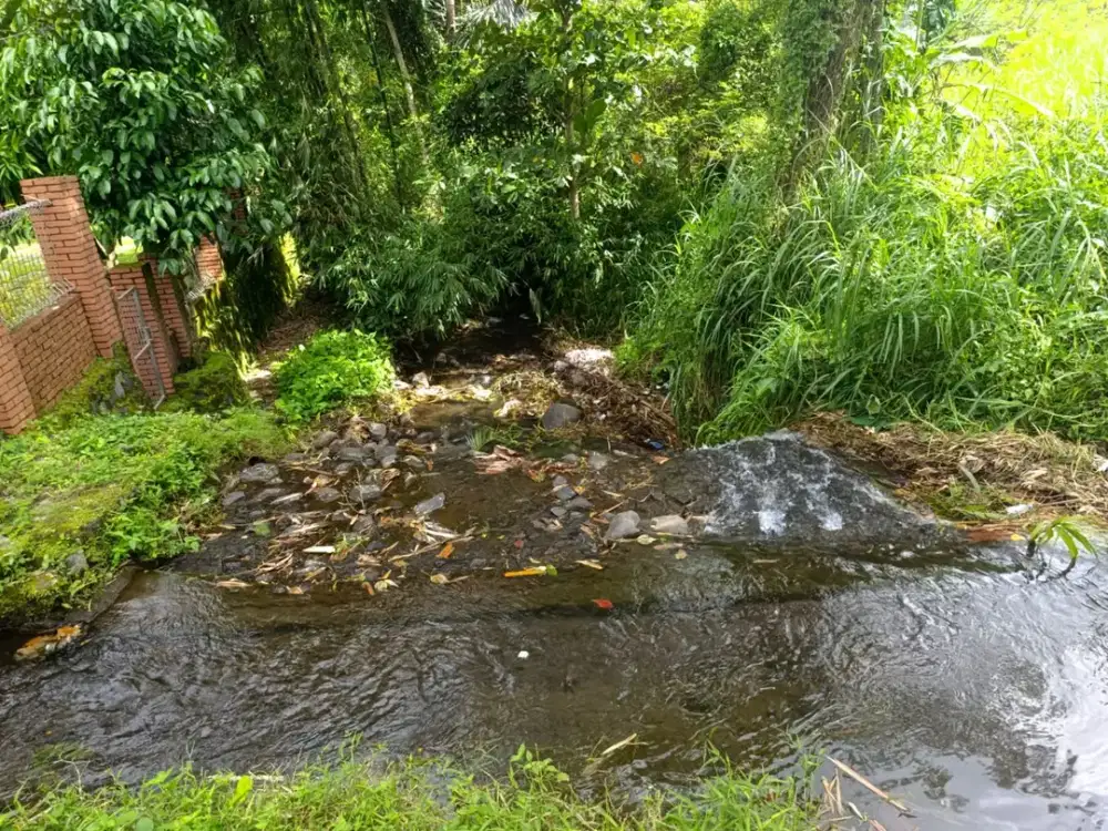 Tanah Strategis Ngaglik Pinggir Sungai Kecil, 5 Menit Kampus UII