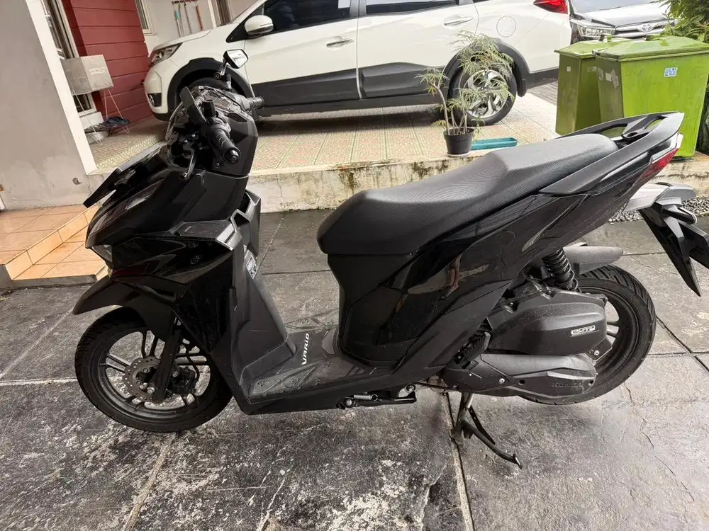 Di Jual Motor Vario 125cc Baru Low Km, warna hitam baru 2024