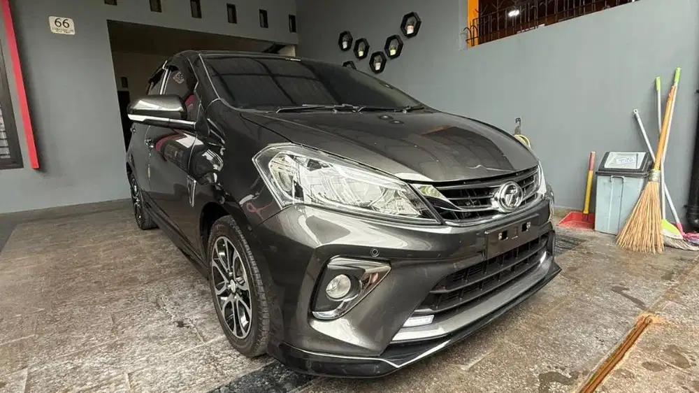 Daihatsu Sirion 1.3 AT Tahun 2022 VIN 2021 Abu-abu Metalik