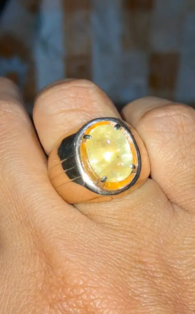 Yakut ceylon/yellow saphire srilanka