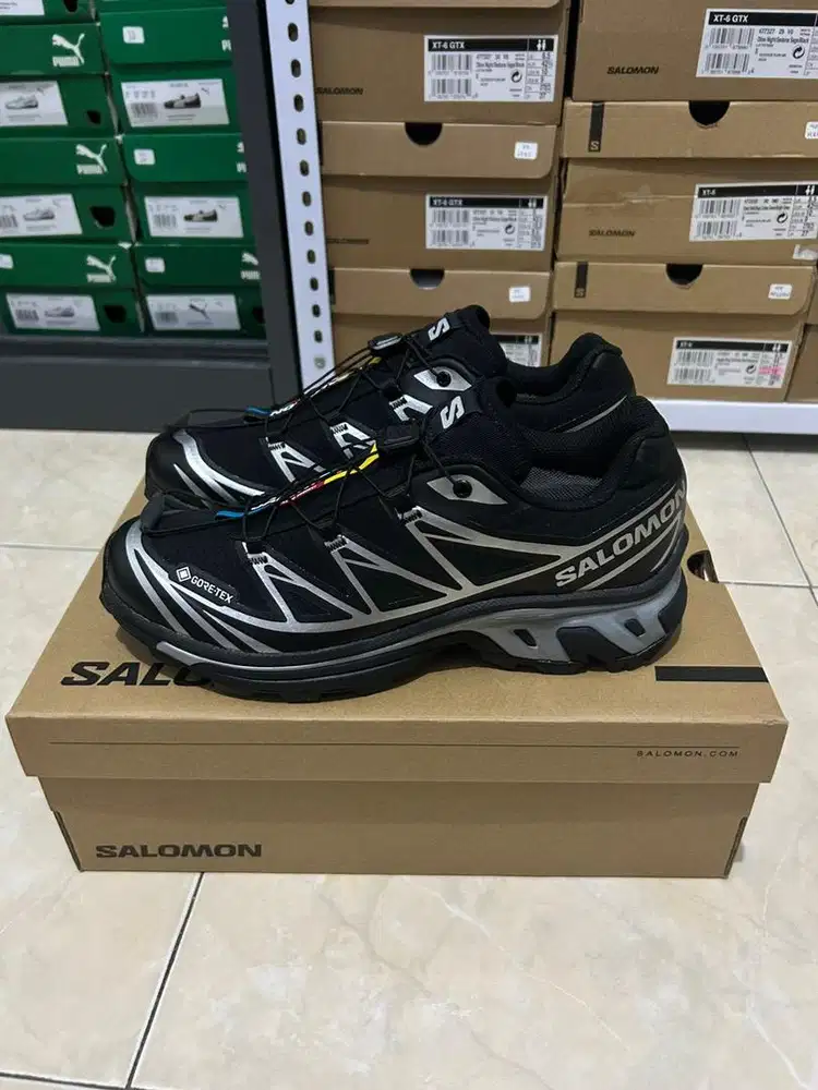 Sepatu hiking track salomon l