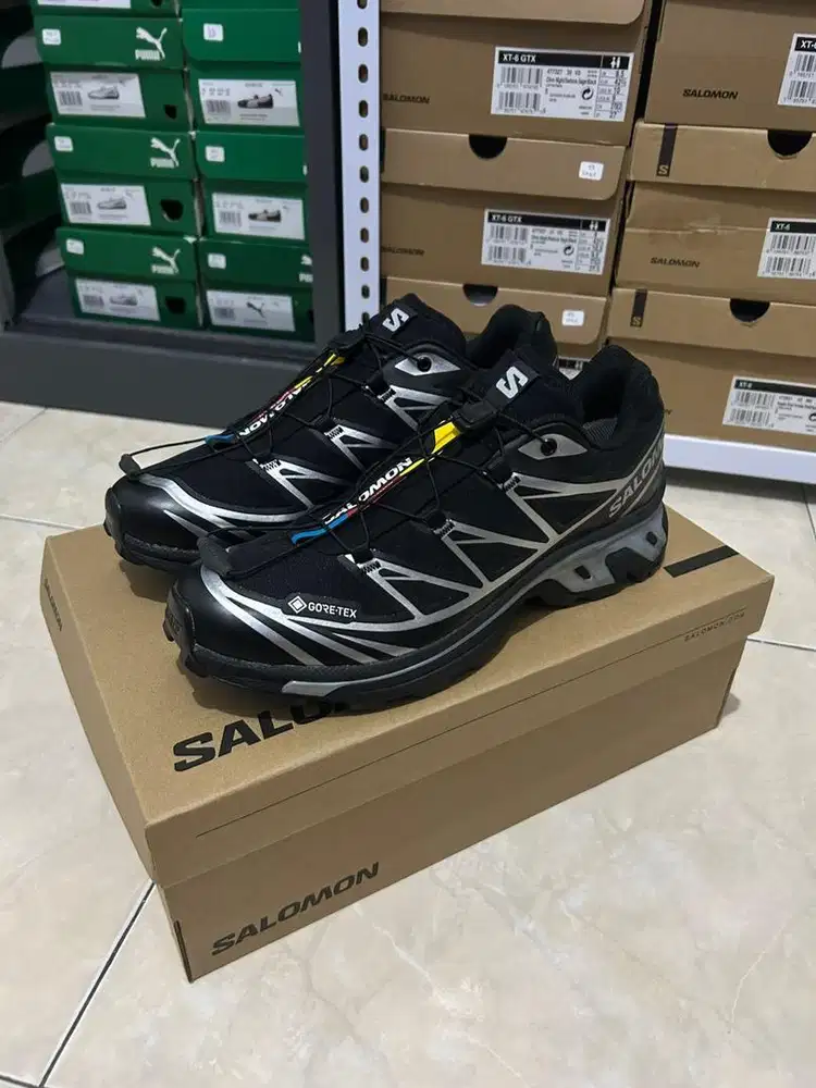 Sepatu hiking track salomon l