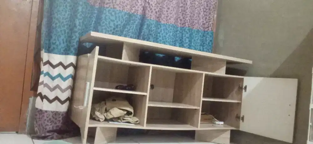 Meja lemari buat tv