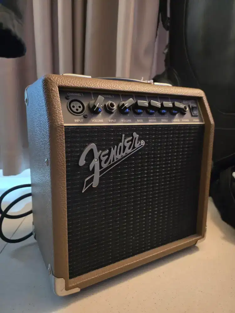 Amplifier Fender Acoustasonic 15