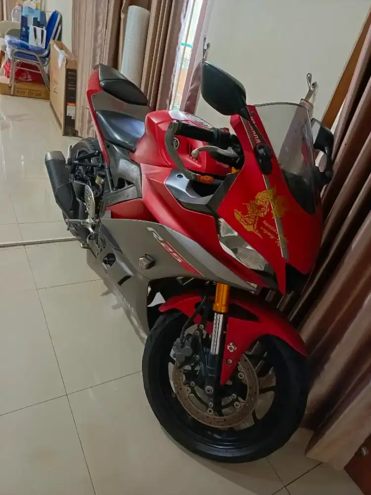 Yamaha R25 2019