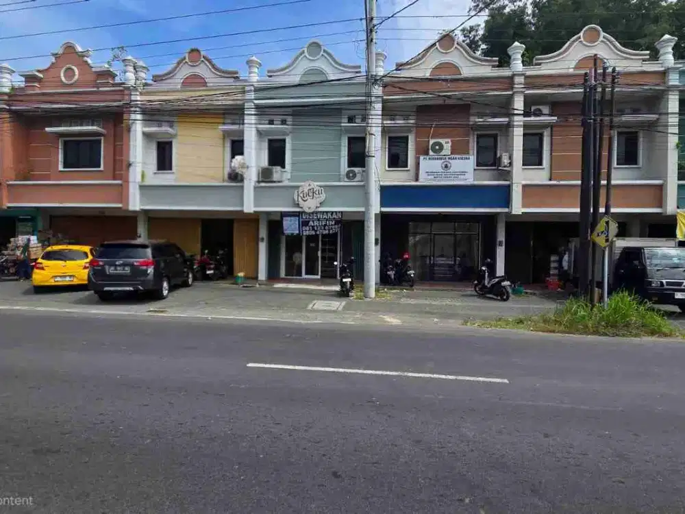 Ruko Strategis Full Interior eks Toko Roti, Lokasi dan Properti Bagus Siap Pakai di Pusat Pertokoan Solo Baru.