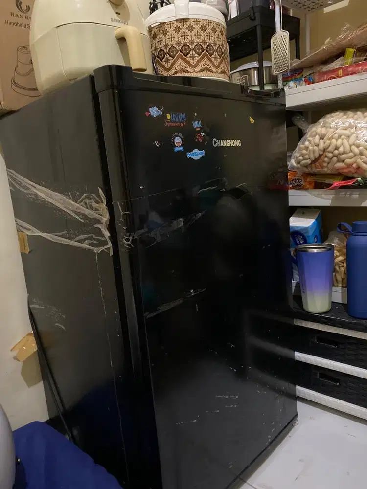 sale kulkas mau pindah kost banyak bonus