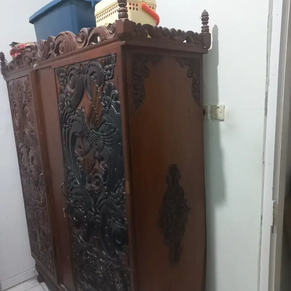 LEMARI JATI UKIR MURAH DIJUAL