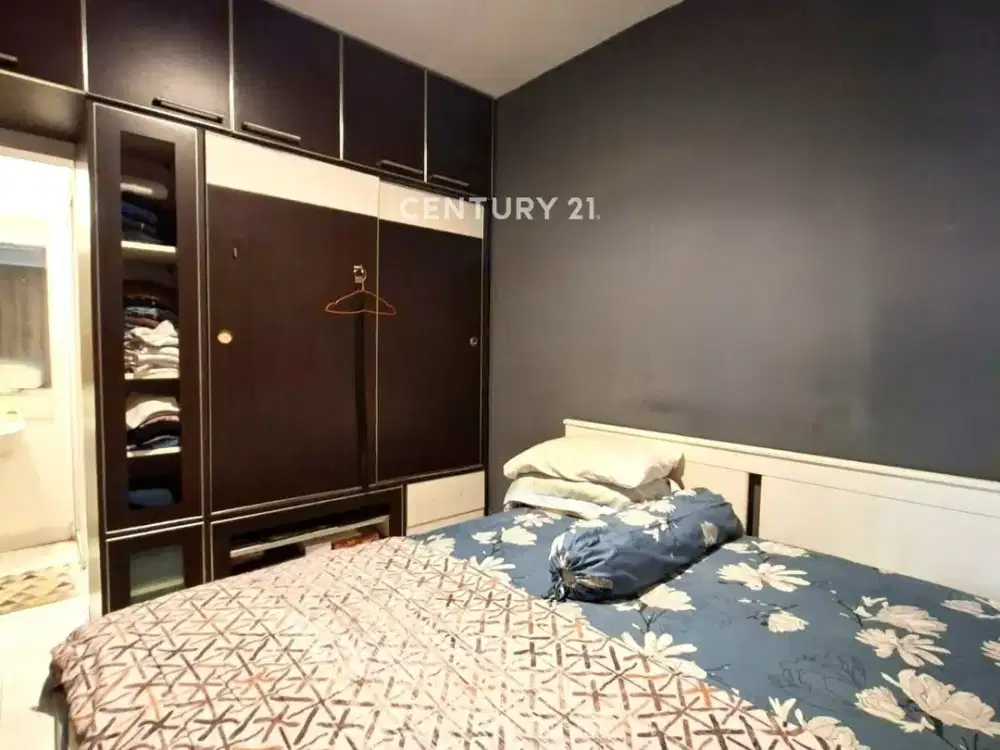 Rumah Modern 2 Lantai Sudah Renovasi Emerald Residence 8081