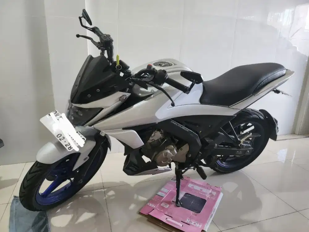 Vixion LED 2017 Silver