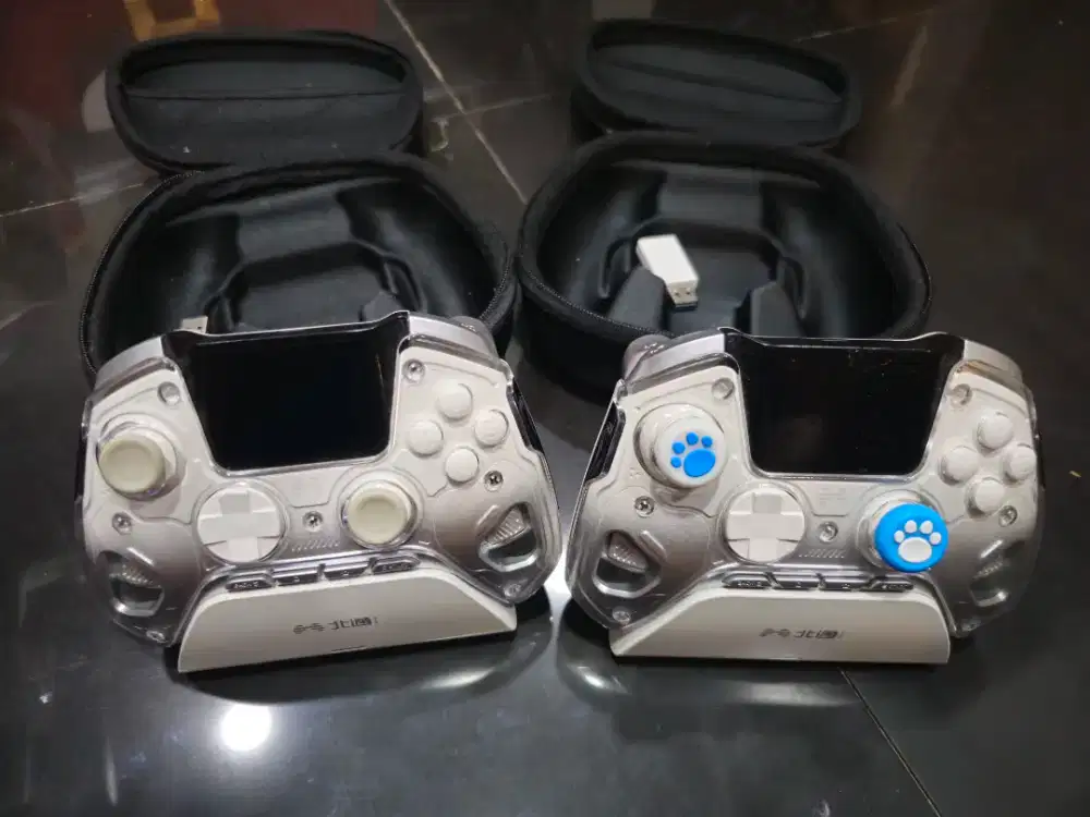 Gamepad Layar multiple wireless charger