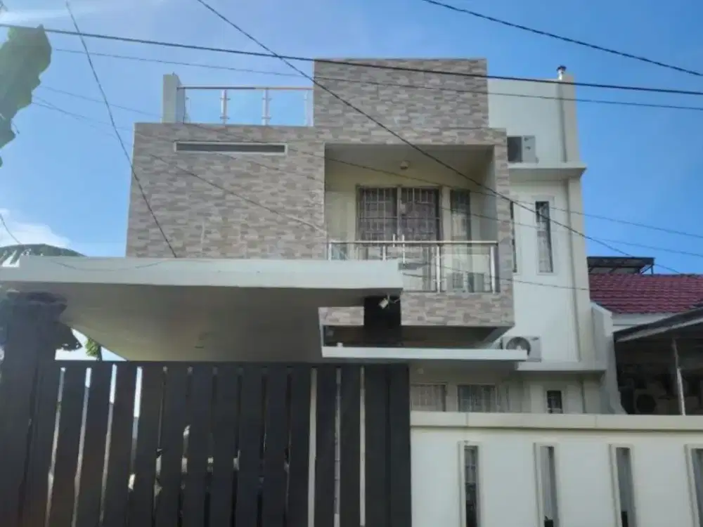 Dijual Rumah Makassar sekitar Jalan Metro Tanjung Bunga