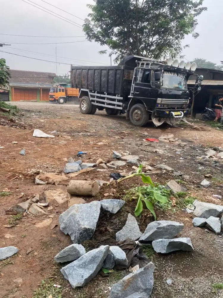 Hino 2002 siap pakai