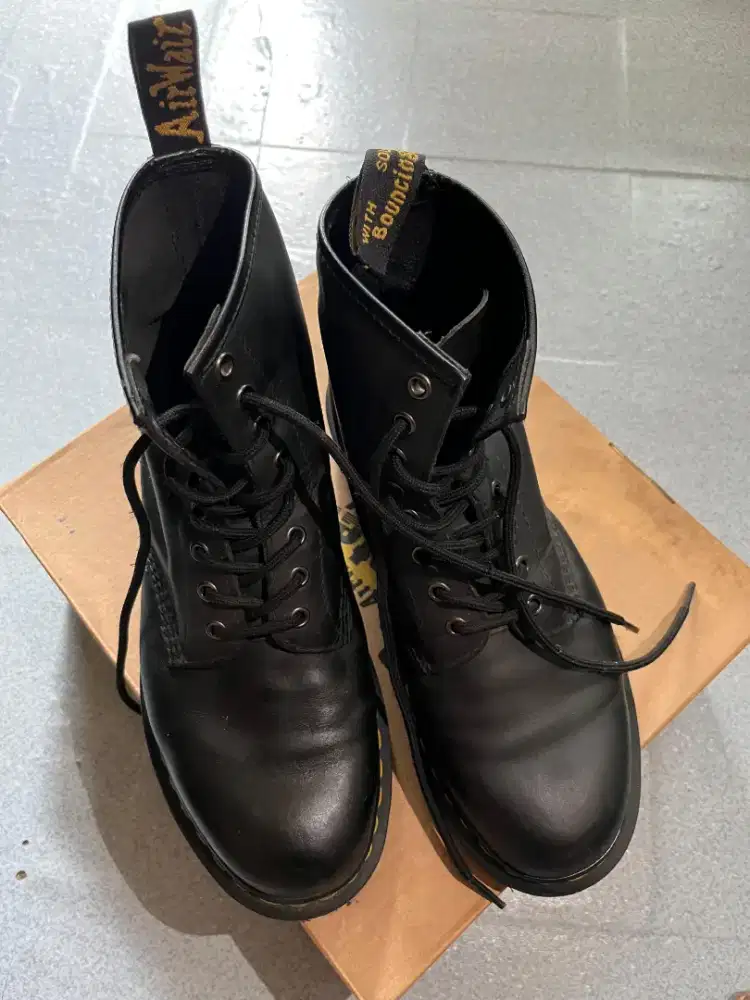 Doctmart original size 42 black 1460