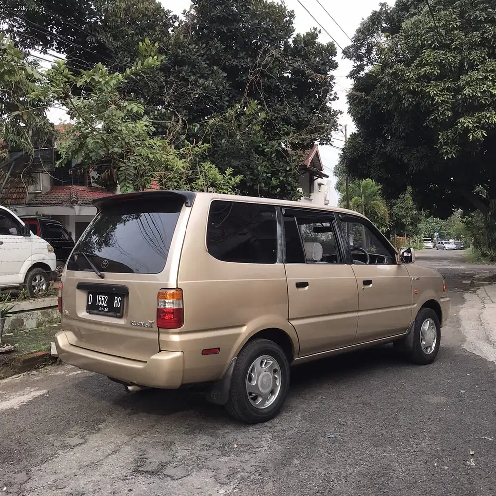 Toyota Kijang 2000 Bensin