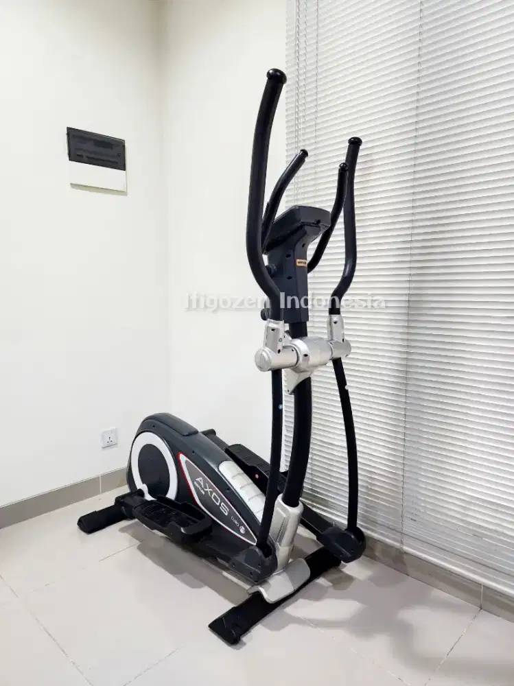 Preloved Kettler Cross Trainer Curo M – Alat Fitness Elliptical
