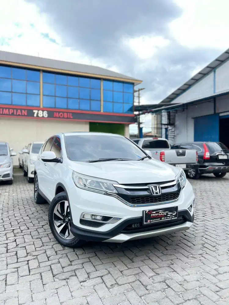 Honda CRV 2.4 Prestige Fender Audio A/T Putih 2016