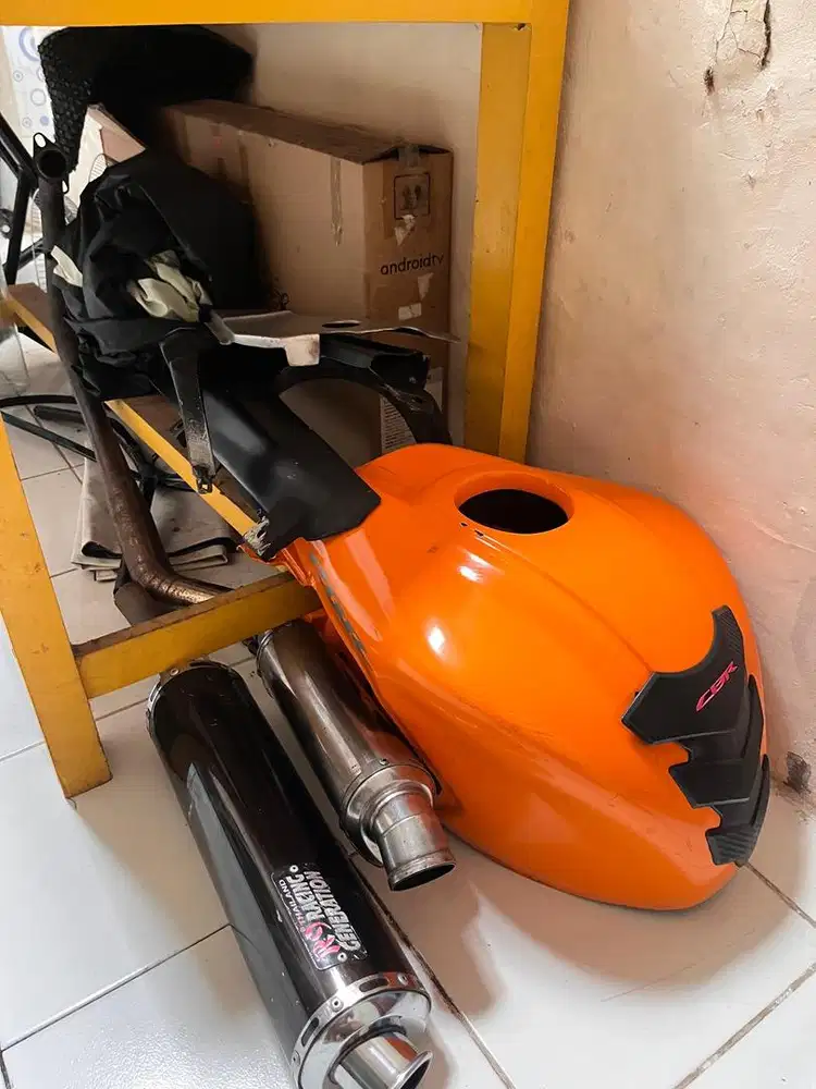 HONDA CB REPSOL 150R KM 16rb