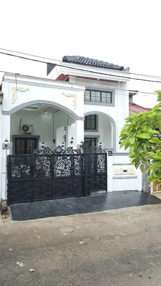 Dijual Rumah Gaya Modern Klasik semi furnish di Citra Indah City